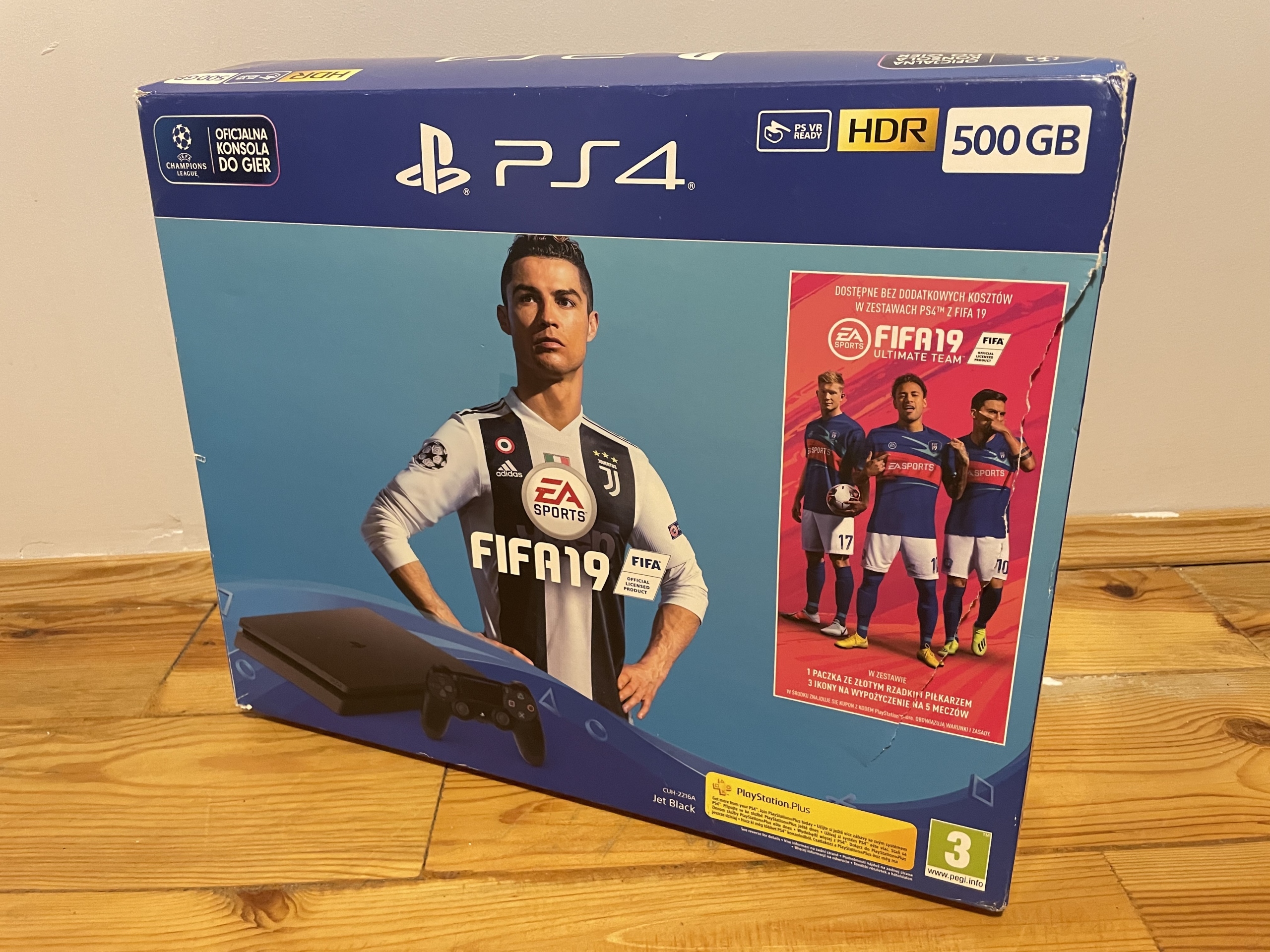 playstation 4 из картона