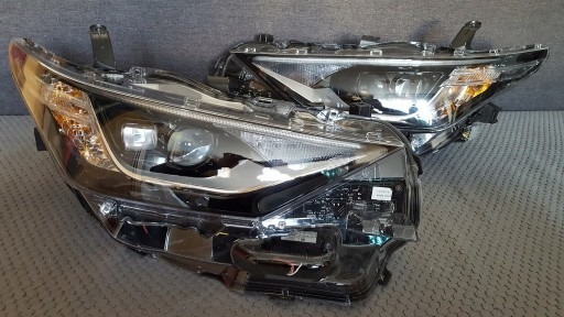 TOYOTA AURIS 2 ПОВНИЙ ЛІВА 90070906 ПРАВА 90070907 
