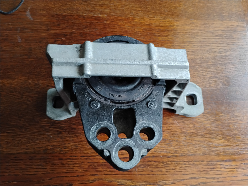 ПОДУШКА ДВИГУНА FORD FOCUS MK3 C-MAX KUGA MK2 F1F1-6F012-BA F1F1-6F012-BB 