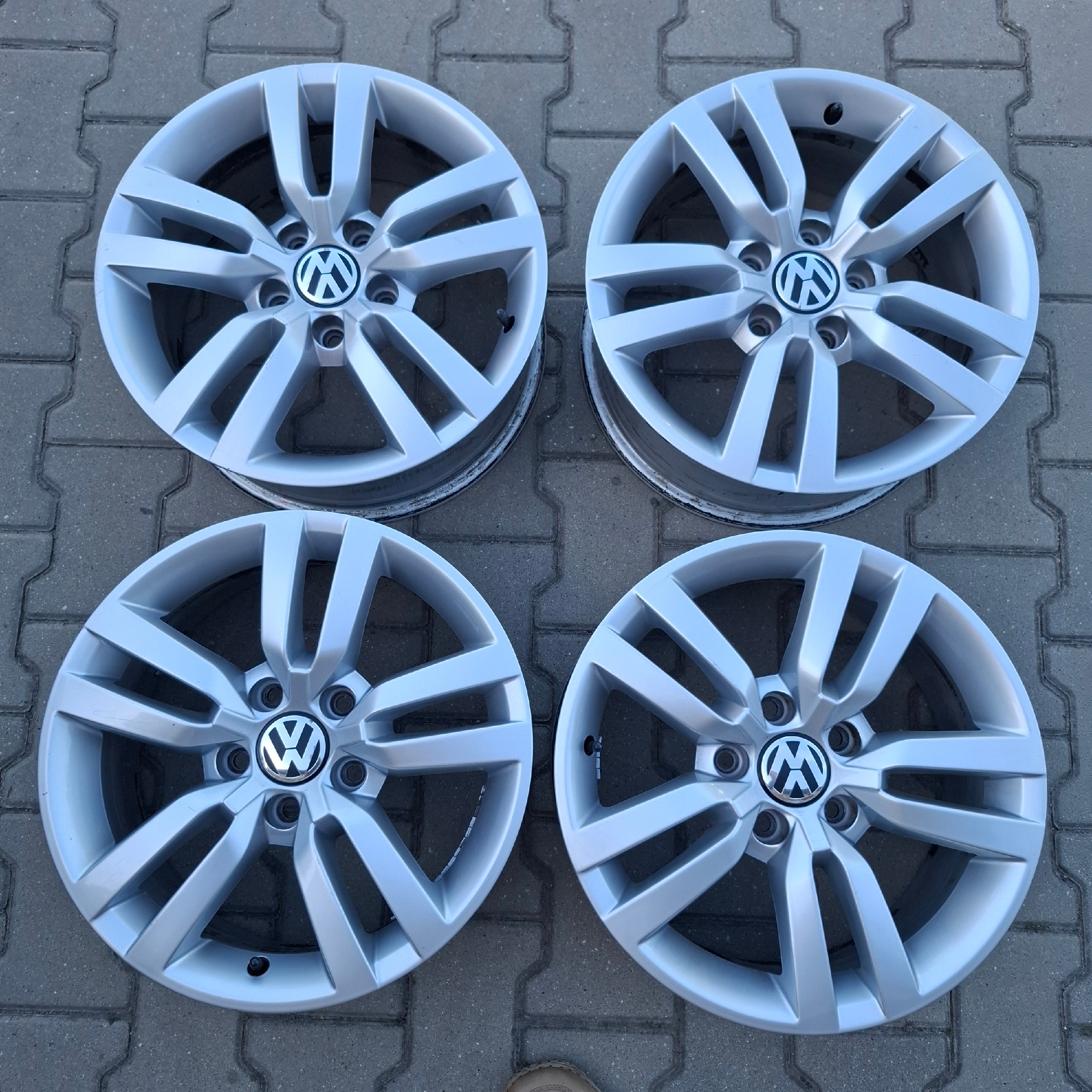 VW 16