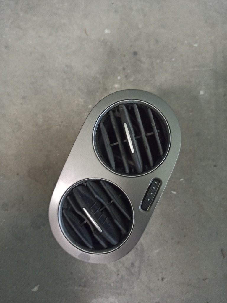 5N0819704 РЕШІТКА ПОВІТРОВОДУ VW TIGUAN 5N РЕСТАЙЛ 