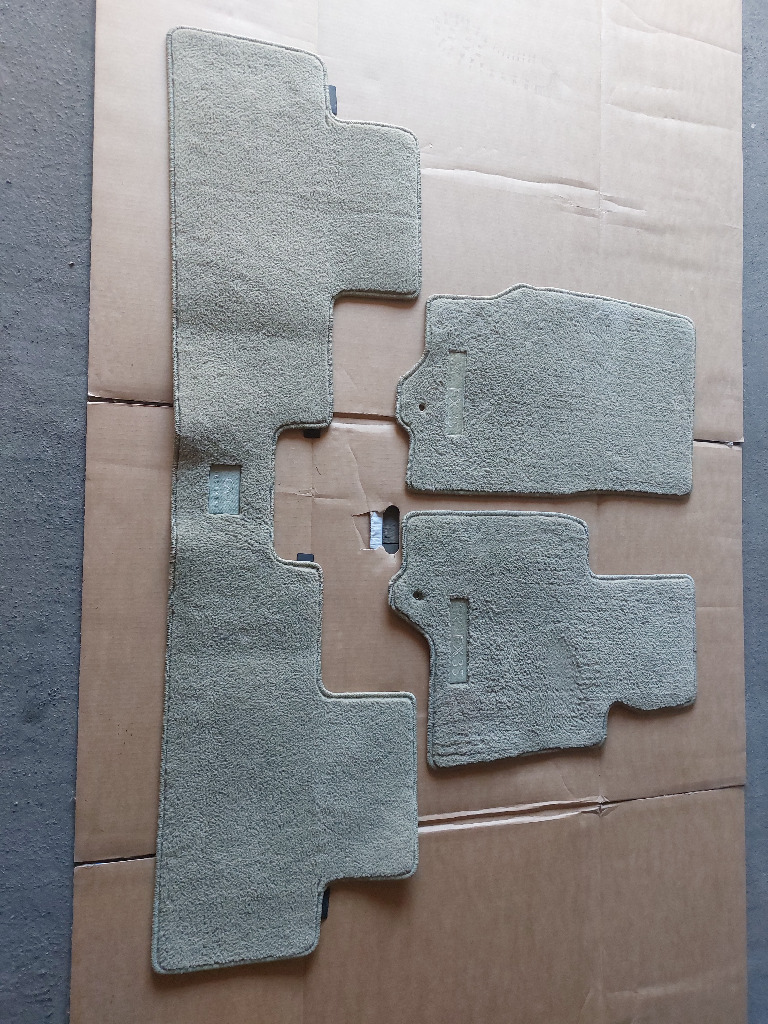 Infiniti FX 35 komplet dywaników | Kolno | Ogłoszenie na Allegro Lokalnie