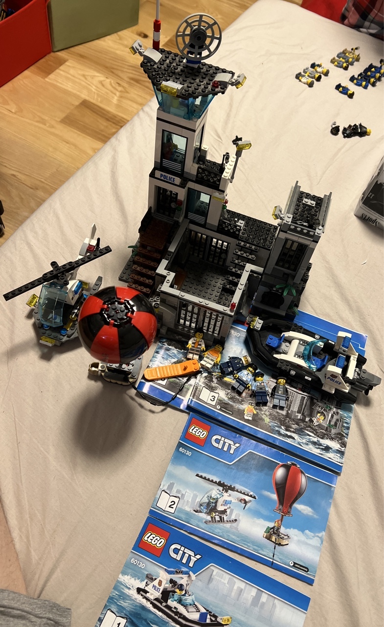 Zestaw Lego City 60130 Wiezienie na wyspie balon | Warszawa | Licytacja ...