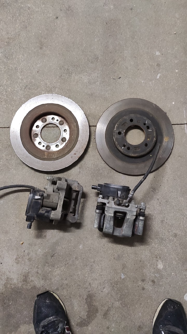 Hyundai i40 zaciski hamulcowe tył L P + tarcze | Głogów | Kup teraz na ...