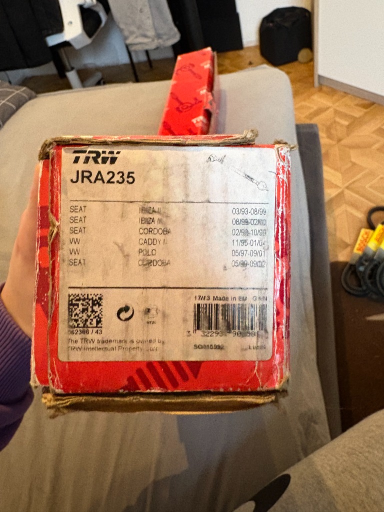 TRW JRA235 ПОПЕРЕЧКА РУЛЬОВА ПОПЕРЕЧНИЙ 