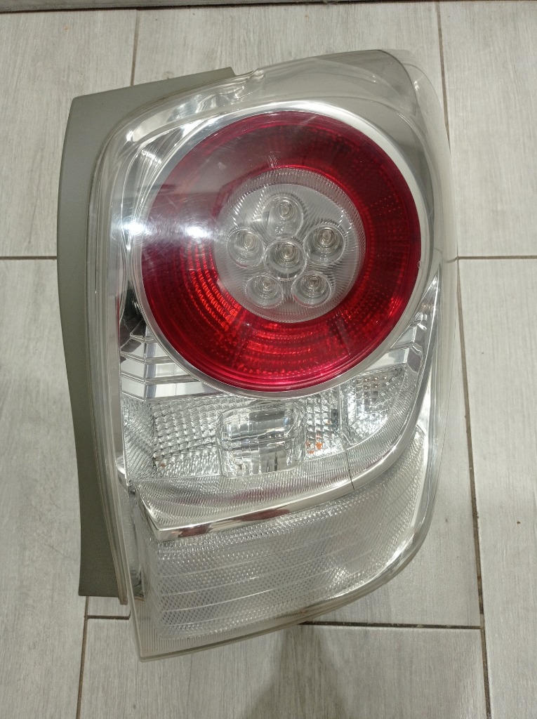 ФАРА ПРАВА ЗАДНЯ ЗАД TOYOTA VERSO РЕСТАЙЛ 09-13R ЄВРОПА 81550-0F090 