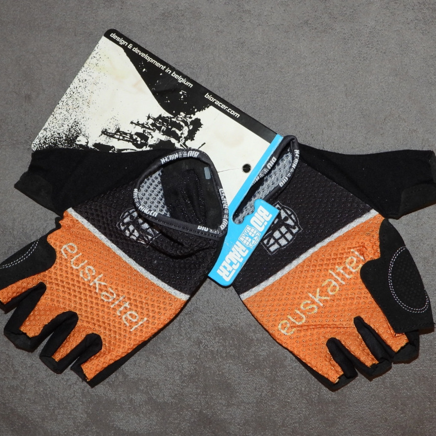 Zdjęcie oferty:  RĘKAWICZKI BIORACER TEAM EUSKALTEL EUSKADI L / XL