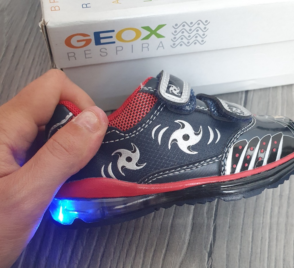 Nowe buty chłopięce świecące geox 22 | bielsko-biała | Kup teraz na Allegro  Lokalnie