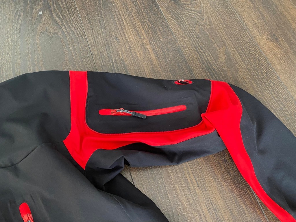 Veste Mammut Eiger Extreme (Gebraucht) in Porrentruy für CHF 20 – mit