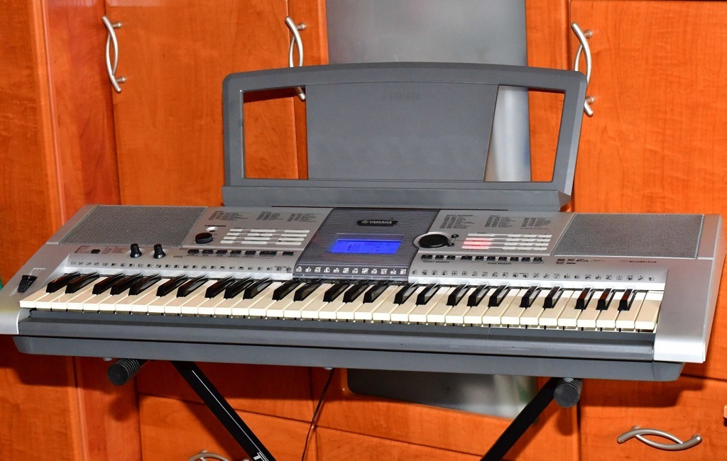 Keyboard Yamaha PSR E403 + statyw Sosnowiec Kup teraz na Allegro