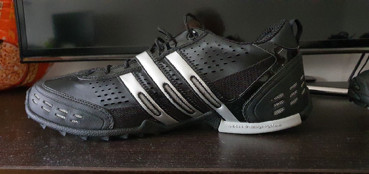 Adidas mali 2025
