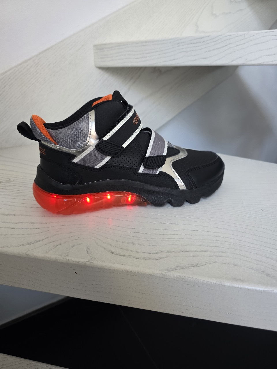 Buty sneakersy świecące chłopięce geox 35 buty wiosenne | bielsko-biała ...