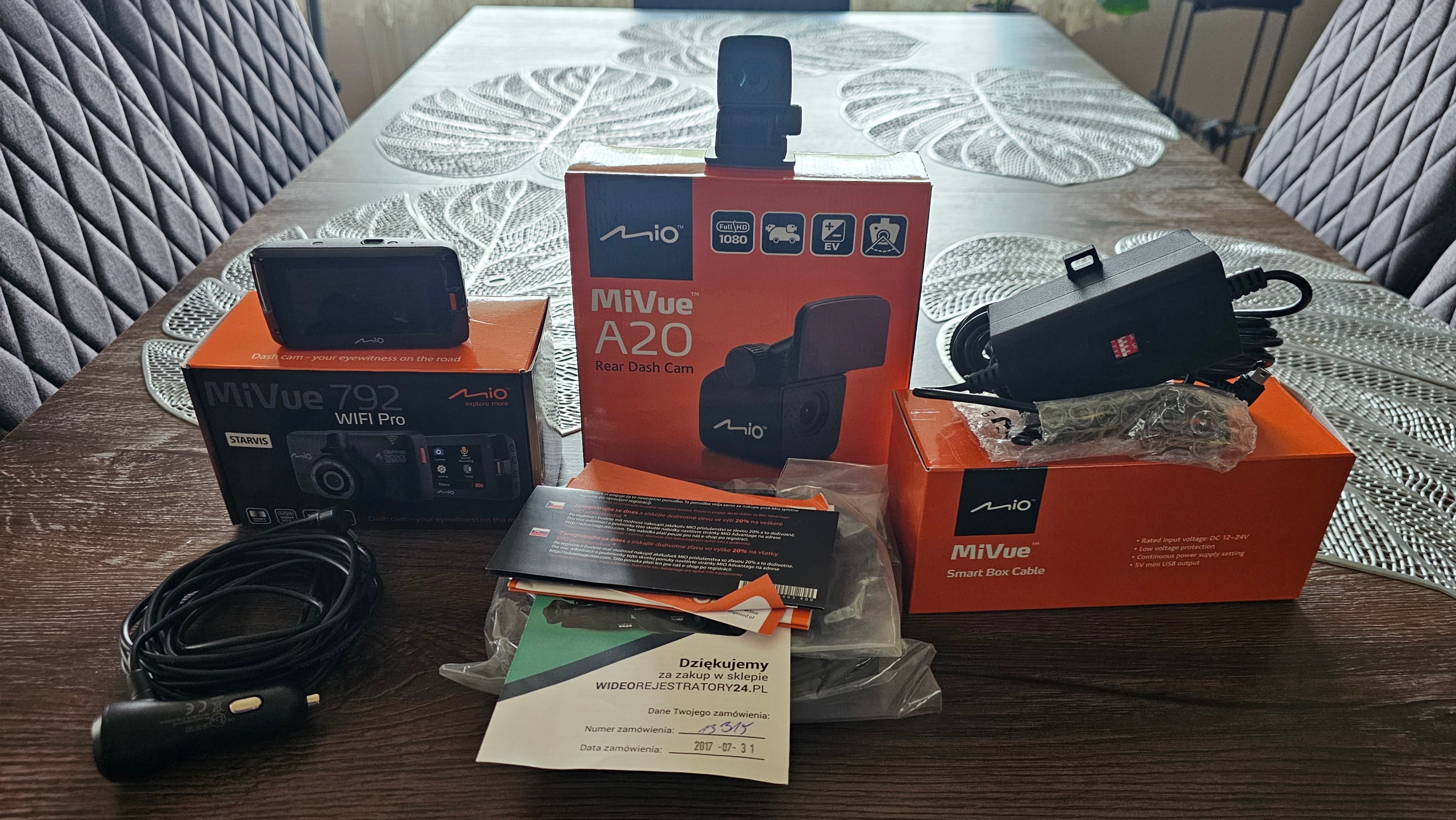 КАМЕРА MIO MIVUE 792 WIFI PRO + КАМЕРА ЗАД MIVUE A20 + KPL. ПРОВОДА 