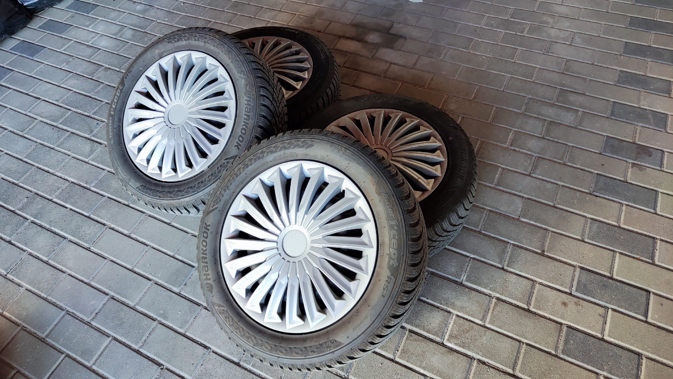 КОМПЛЕКТ OPONY, ДИСКИ STALOWE, КОЛПАКИ HANKOOK WINTER I*CEPTRS3 215/55R16 97H 