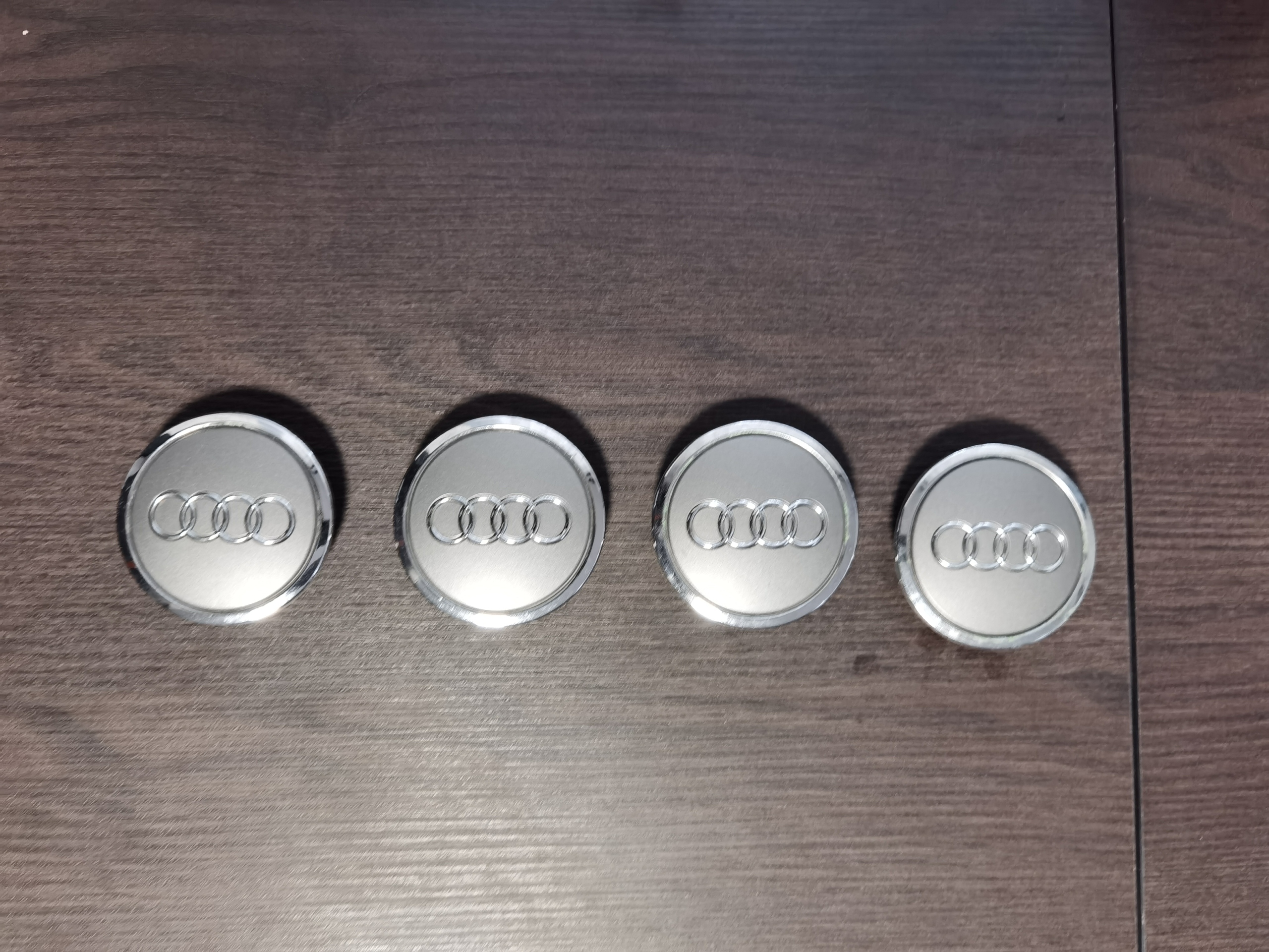 ОРИГІНАЛ КОВПАЧКИ AUDI OE 60MM / 57MM ЯК НОВЕ 4BO 601 170 4 ШТУКИ 