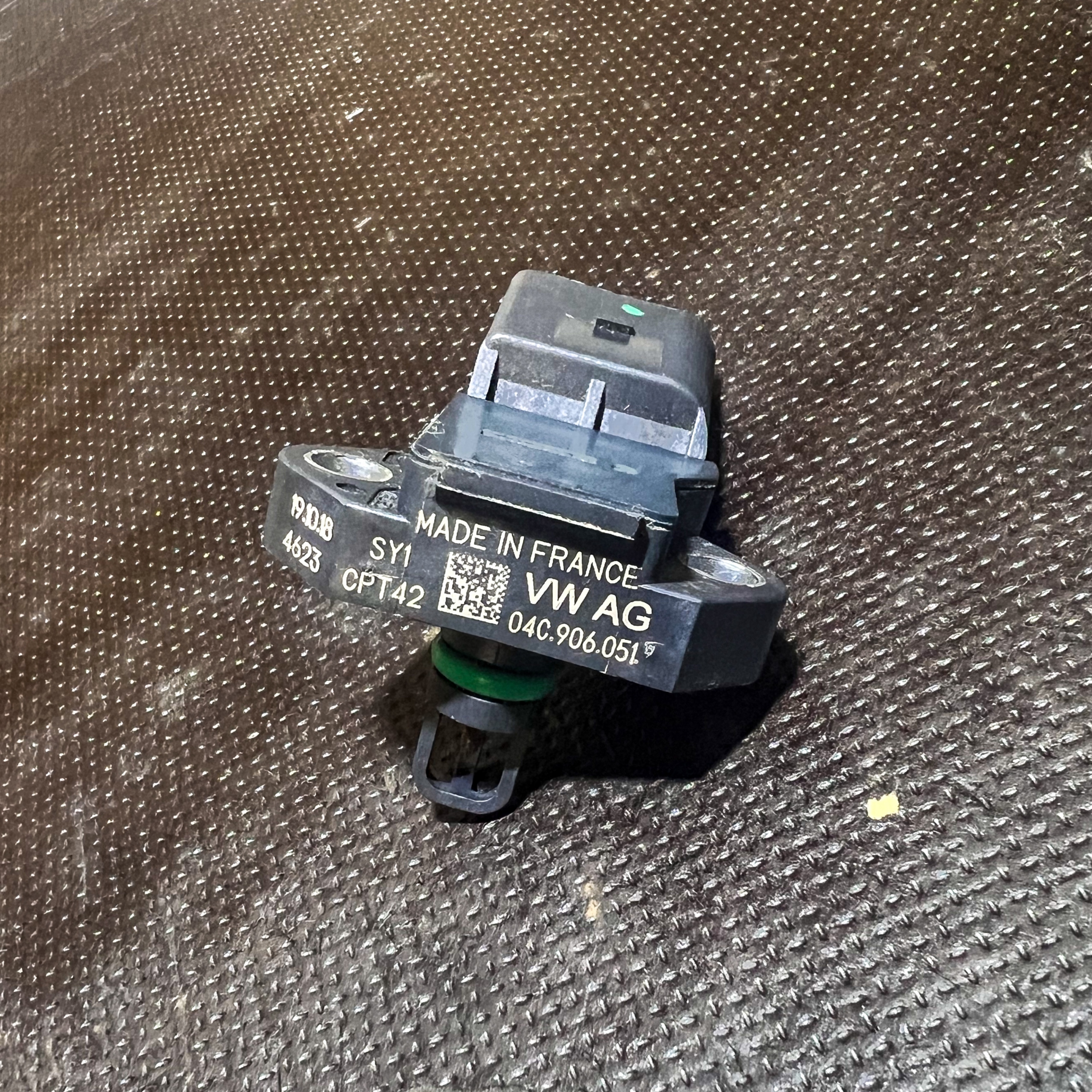 ДАТЧИК ПОВІТРЯ 04C906051 VW AUDI SEAT SKODA ОРИГІНАЛЬНИЙ OEM 