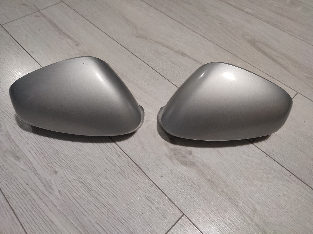 Dischi Freno Ventilati BESTPRICE Set Freni Incl Dischi Freno Anteriori 305mm Posteriori 278mm Pastiglie Freno Anteriori E Posteriori Compatibile Con ALFA ROMEO 159 (939_), BRERA (939_), SPIDER (939 OE 46843608 51760621