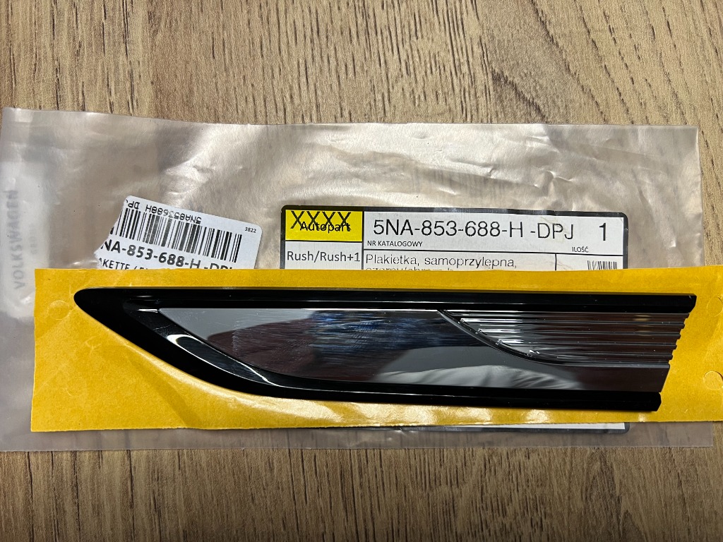 PLAKIETKA,EMBLEMAT TIGUAN ПЕРІД ЛІВИЙ КРИЛО 5NA853688H DPJ ORYGINALNY! 