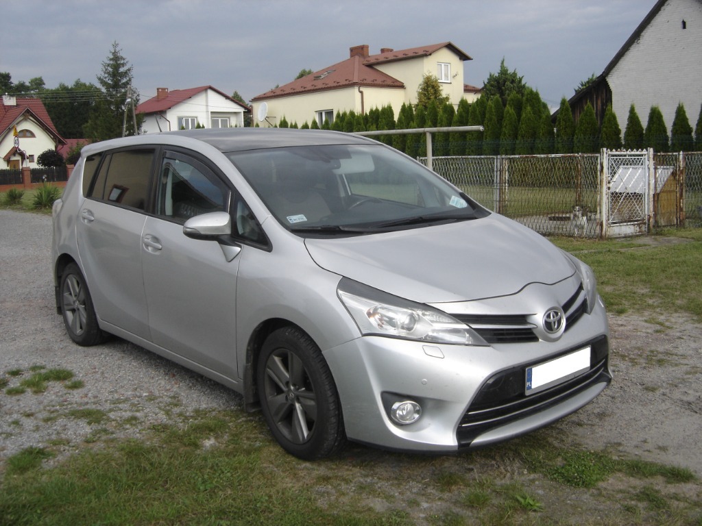 Toyota Verso 2014 Cena 37000,00 zł Lipnica Allegro