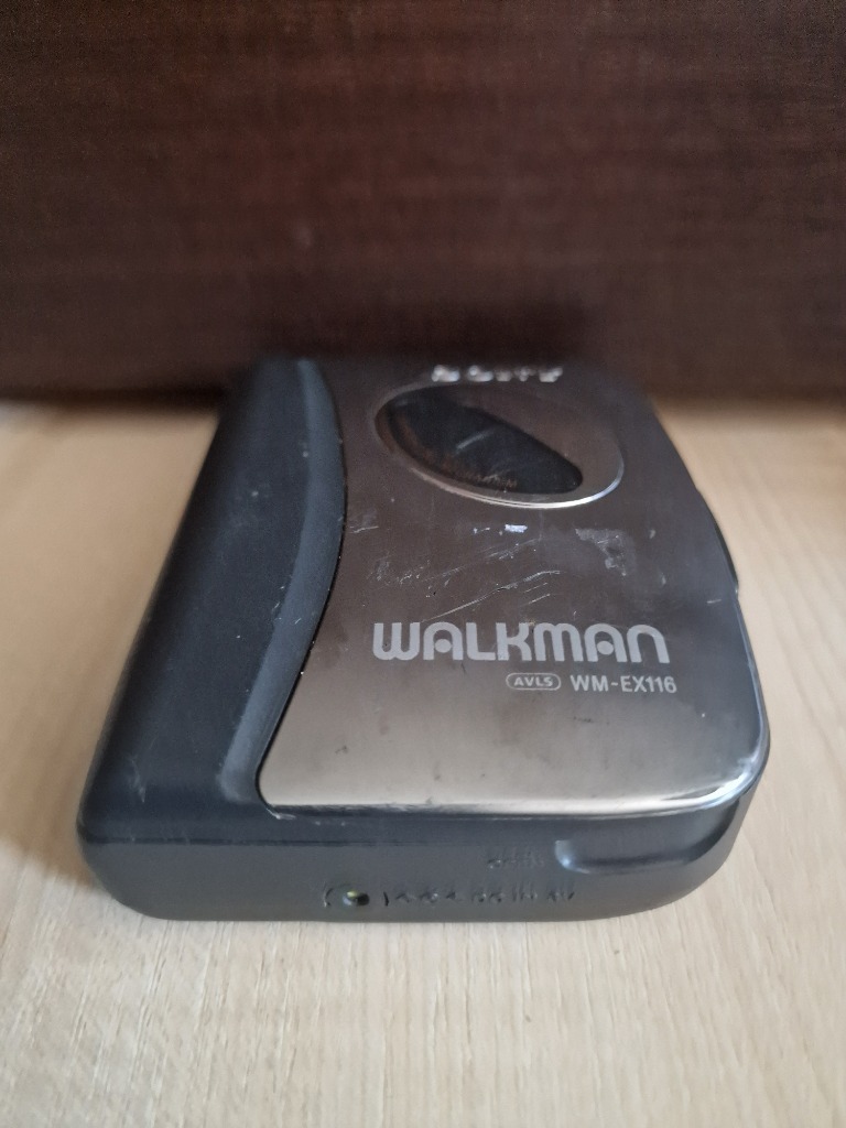 SONYカセットウォークマンWM-EX116 File:Sony Walkman WM-EX116 cassette player.jpg - Wikimedia