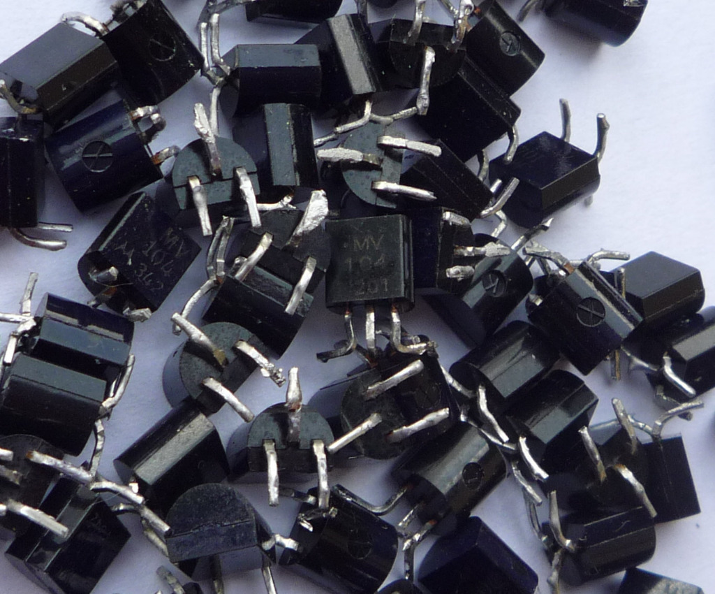 Dioda pojemnościowa MV104 odpowiednik BB104G 10szt | Zamienie | Kup ...