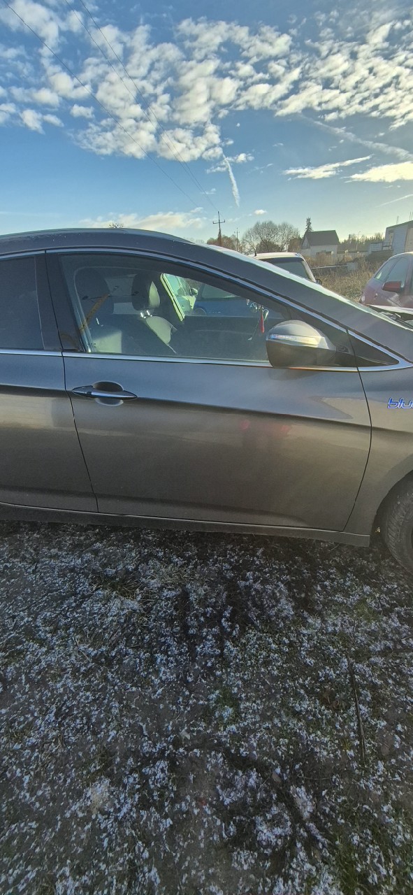 Hyundai i 40 2013. 1.7CRDI T6SRY