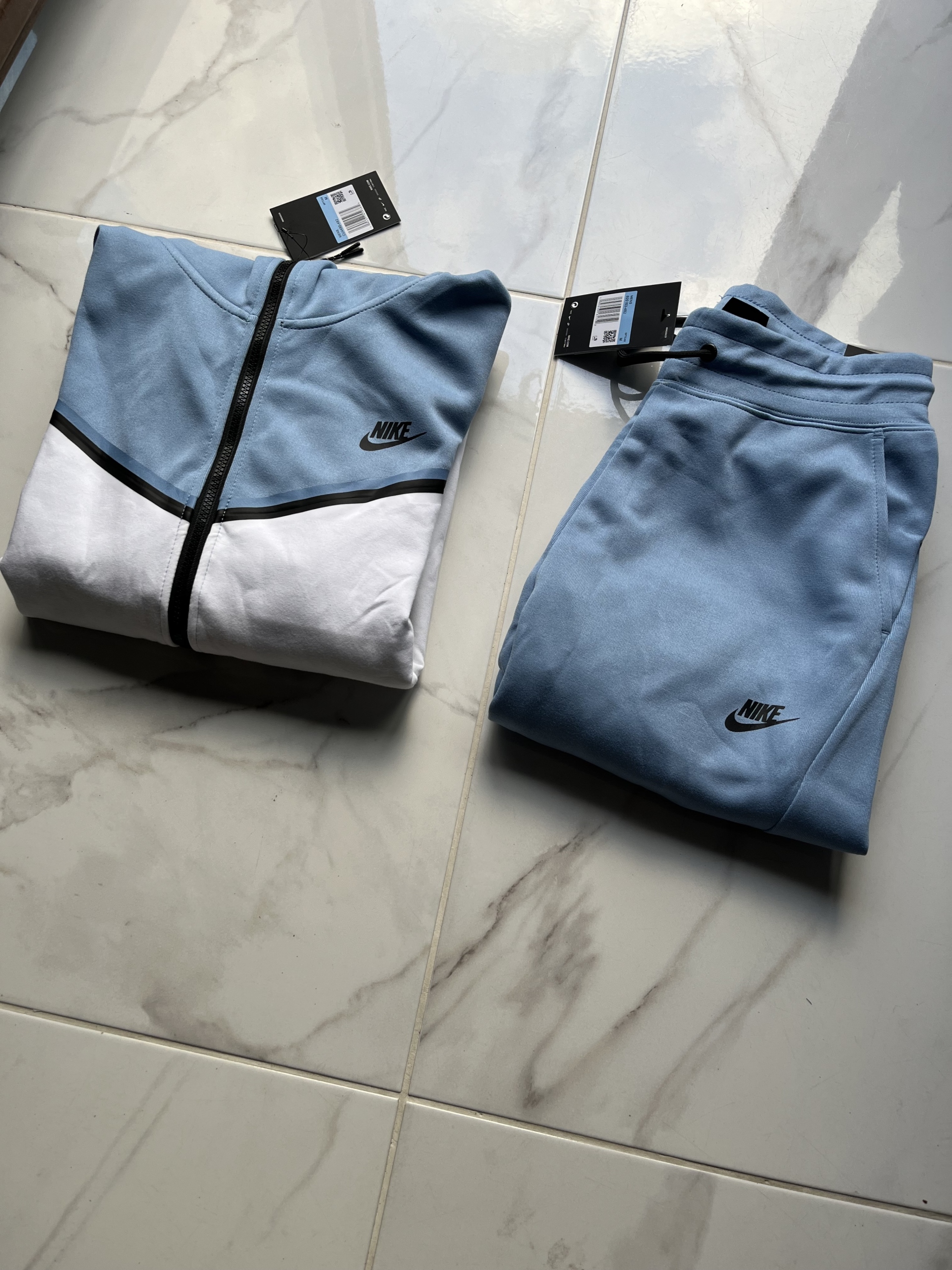 Nike Tech Fleece roz.M babyblue bluza i spodnie Słupsk Kup teraz na Allegro Lokalnie