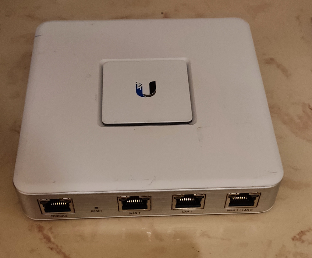 Router Unifi USG security gateway | Warszawa | Kup teraz na Allegro ...