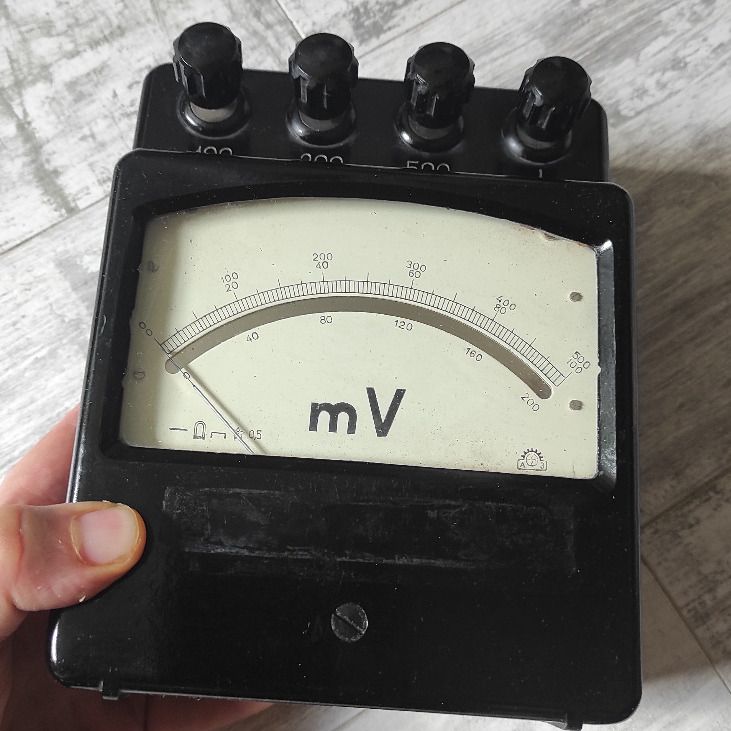 Analoges Voltmeter - Panel 91C16 mini - 15V DC