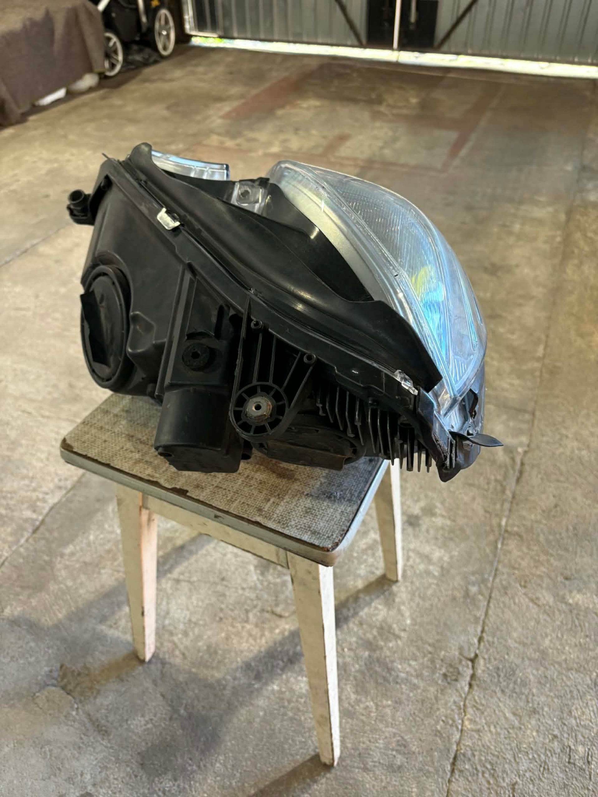 ФАРА BI КСЕНОН ПЕРІД ПЕРЕДНЯ ПРАВА MERCEDES E-KLASA W212 09-12 A2128201039 