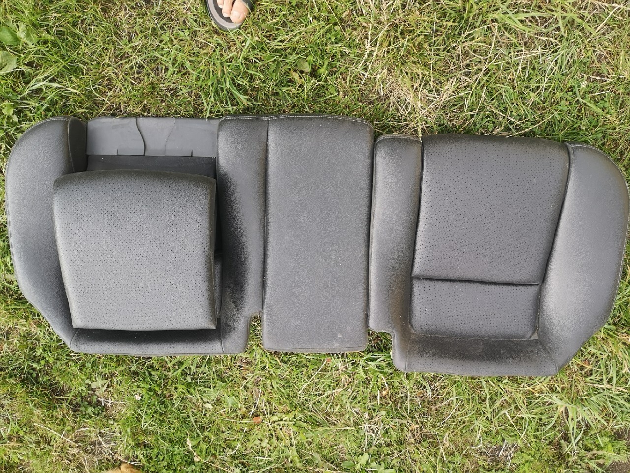 Kanapa siedzisko z wbudowanym fotelikiem. Tył W211 Czerwionka