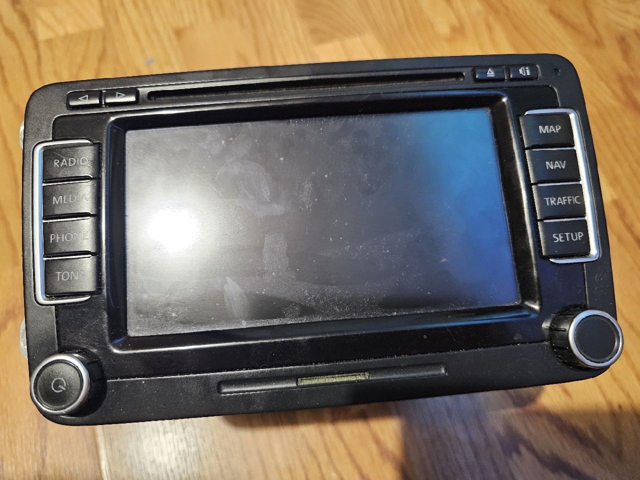 VW ПАСАТ B6 1,9 TDI РАДІО НАВІГАЦІЯ 1T0035680A ПОШКОДЖЕНИЙ CZYTAJ ОПИС 