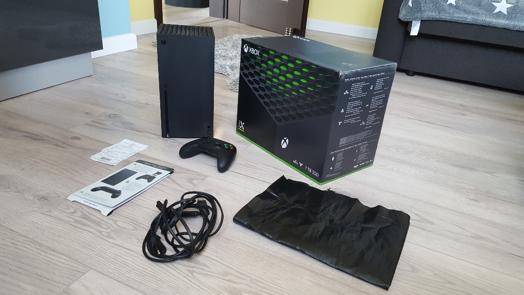 Zdjęcie oferty: Xbox Series X 1TB SSD GWARANCJA Gry Cyberpunk 2077