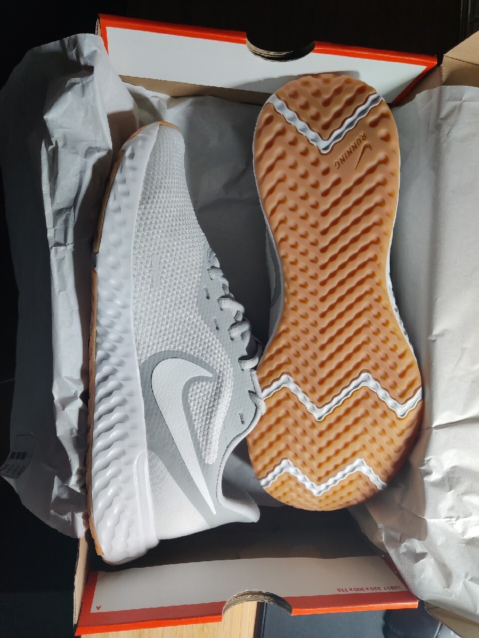 nike performance revolution 5