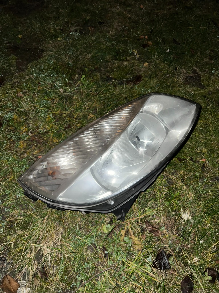 RENAULT SCENIC II ФАРА ПРАВА ПЕРЕДНЯ ПЕРІД 03-06 15810400RE 