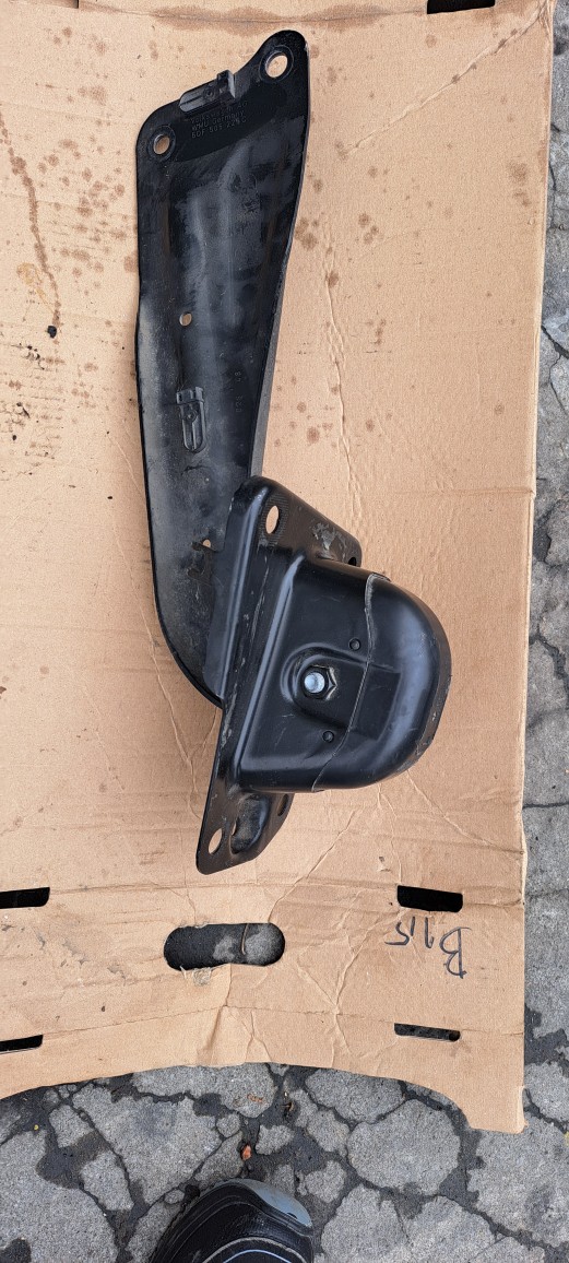 ВАЖІЛЬ ЗАДНІЙ ЗАД ЛІВИЙ Z КРІПЛЕННЯМ VW AUDI SEAT SKODA 5QF505225C 