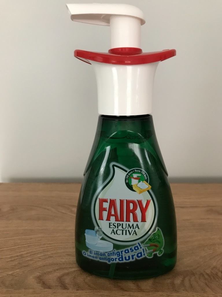 Płyn do mycia naczyń Fairy w formie pianki 375 ml, Starachowice
