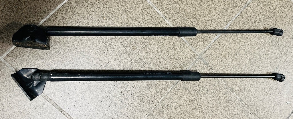 ПРИВОДА КРИШКИ БАГАЖНИКА ЗАД HYUNDAI TUCSON 3 81780-D7001 81770-D7001 КОМПЛЕКТ 