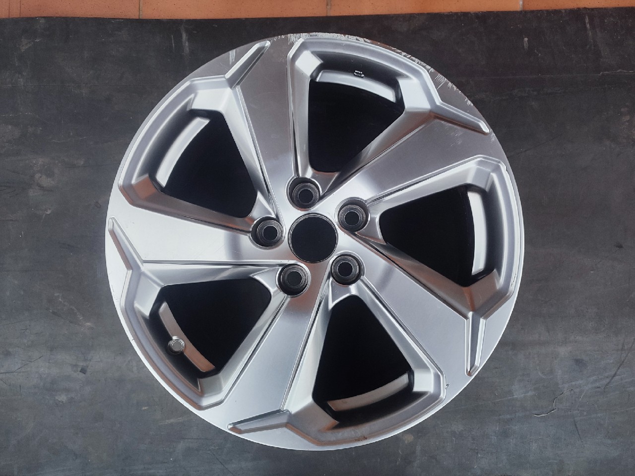 ДИСК АЛЮМІНІЄВА TOYOTA RAV4 002119/2018 18