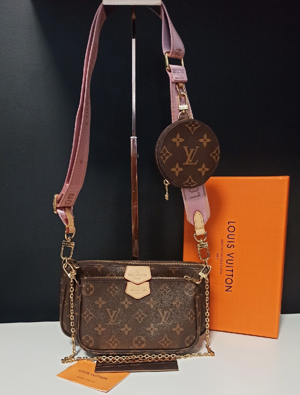 wawa_stock - Louis Vuitton Multi Pochette women's bag🛍️ . Worldwide  delivery ❗ . . . . . Torebka listonoszka damska Louis Vuitton Multi  Pochette 😍