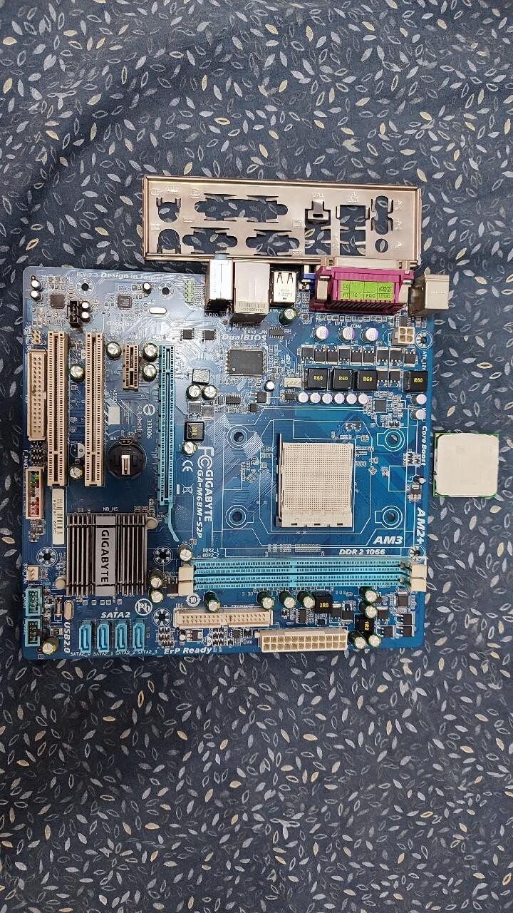 Płyta główna Gigabyte GAM68MS2P + procesor AMD Bytom Licytacja na