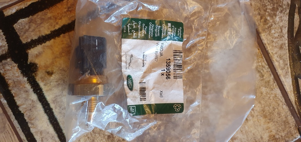 Land rover 1359056