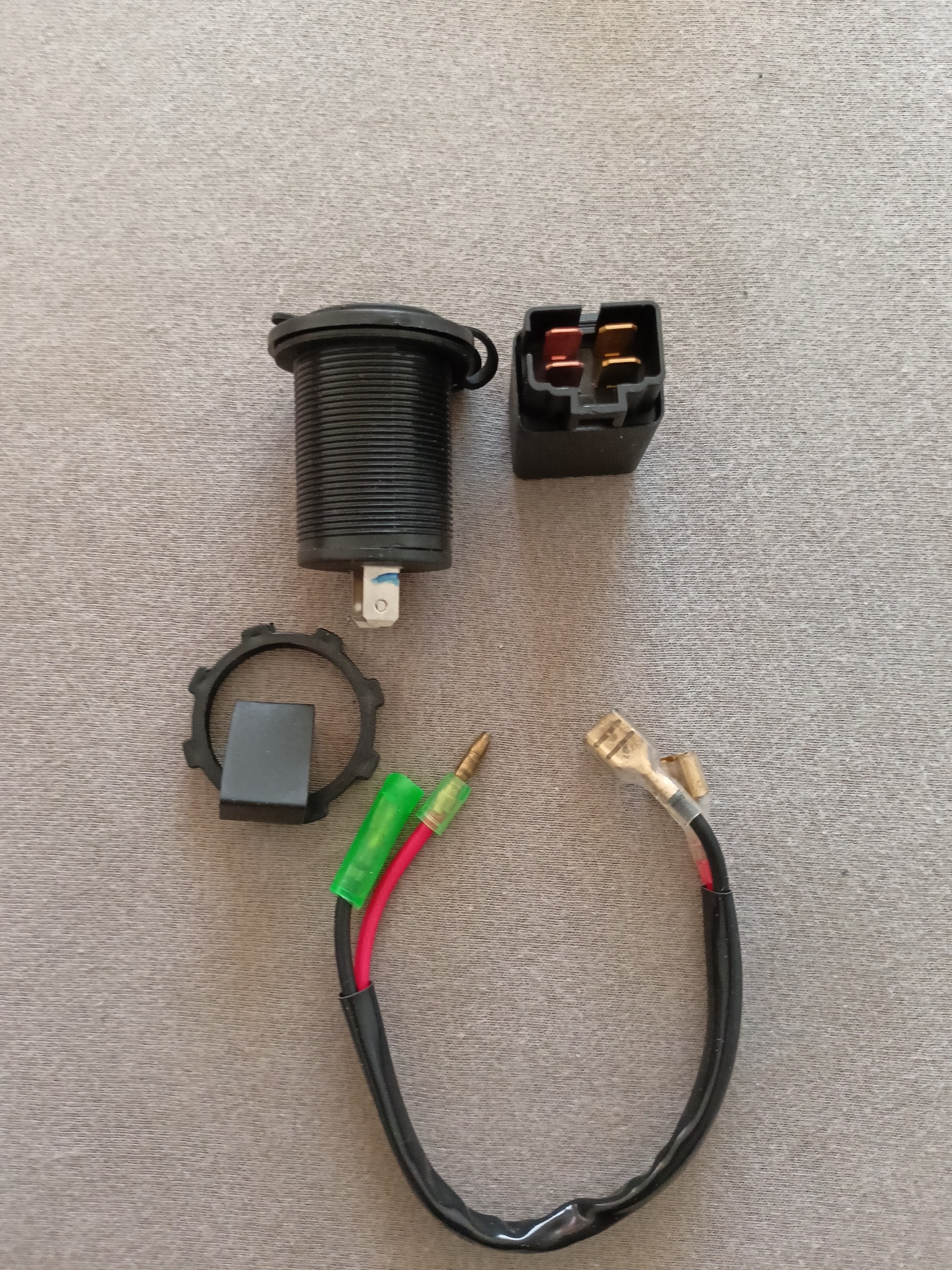 ГНІЗДО USB ПРИКУРЮВАЧ DO АВТО 5V 