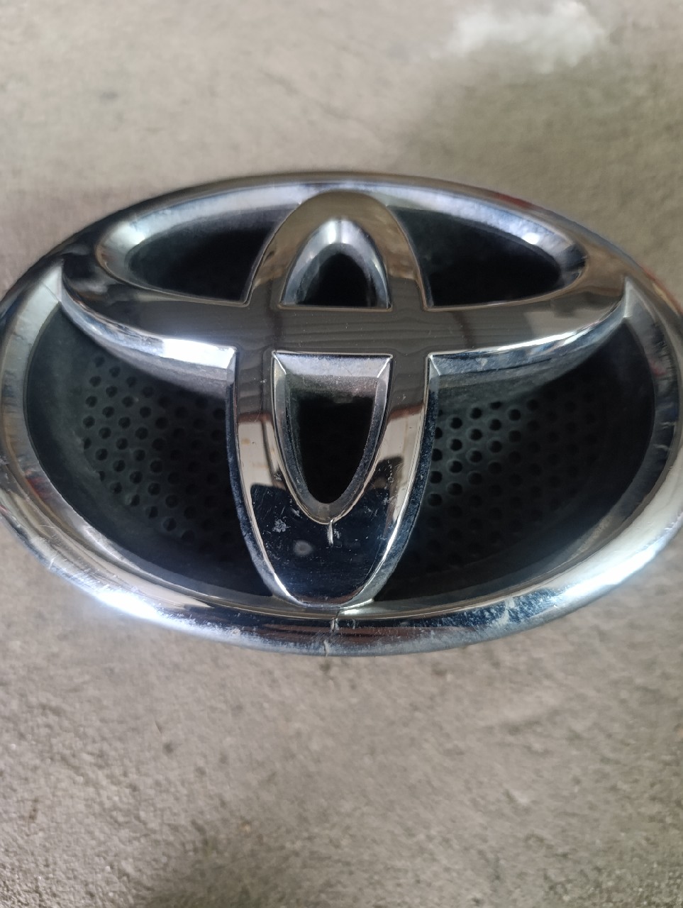 TOYOTA YARIS 3 ЕМБЛЕМА ЗНАЧОК ЛОГОТИП 75311-02140 