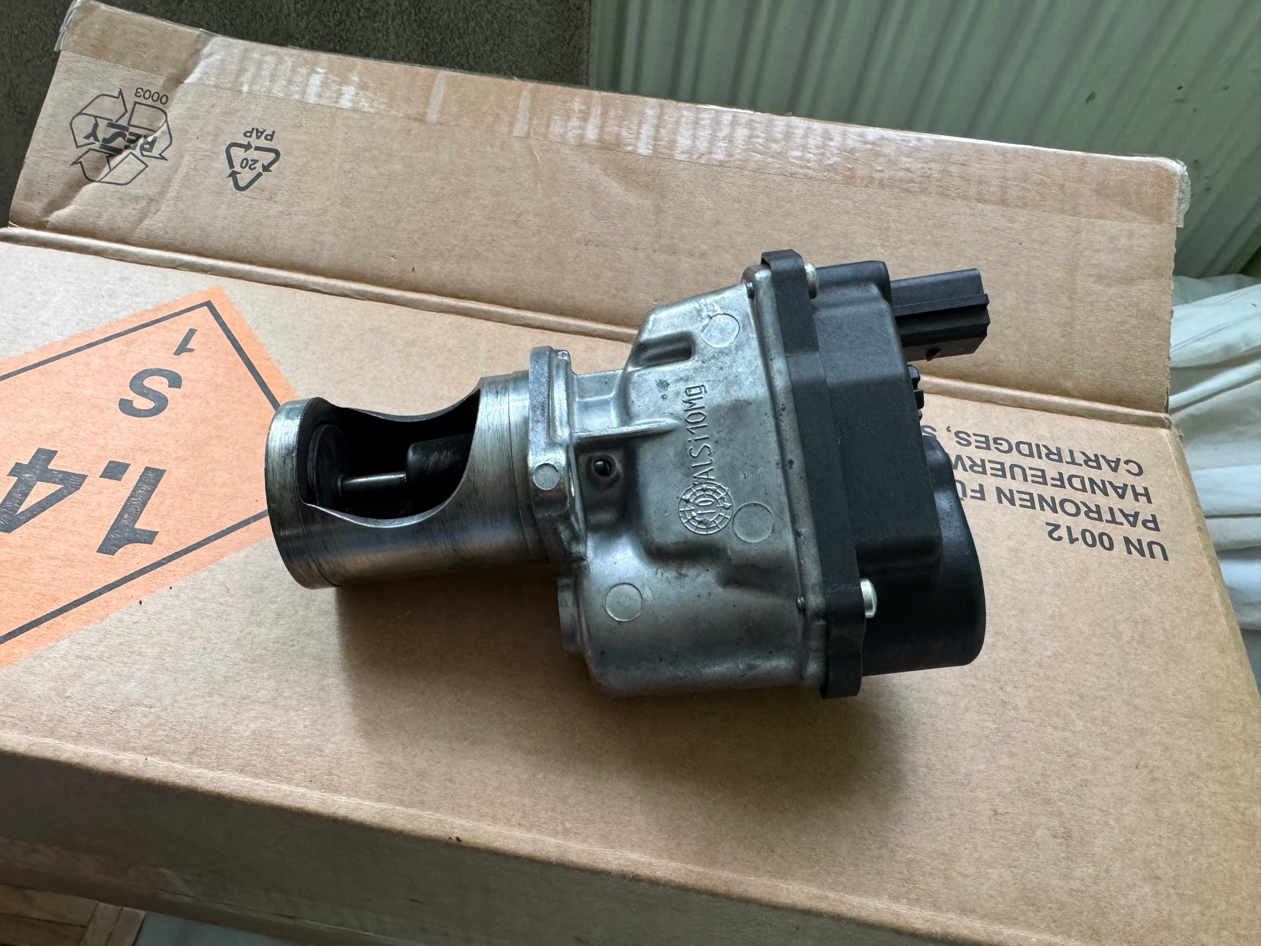 ЕГР КЛАПАН AUDI A4 A5 A6 A7 A8 Q7 3,0TDI 059131503S 