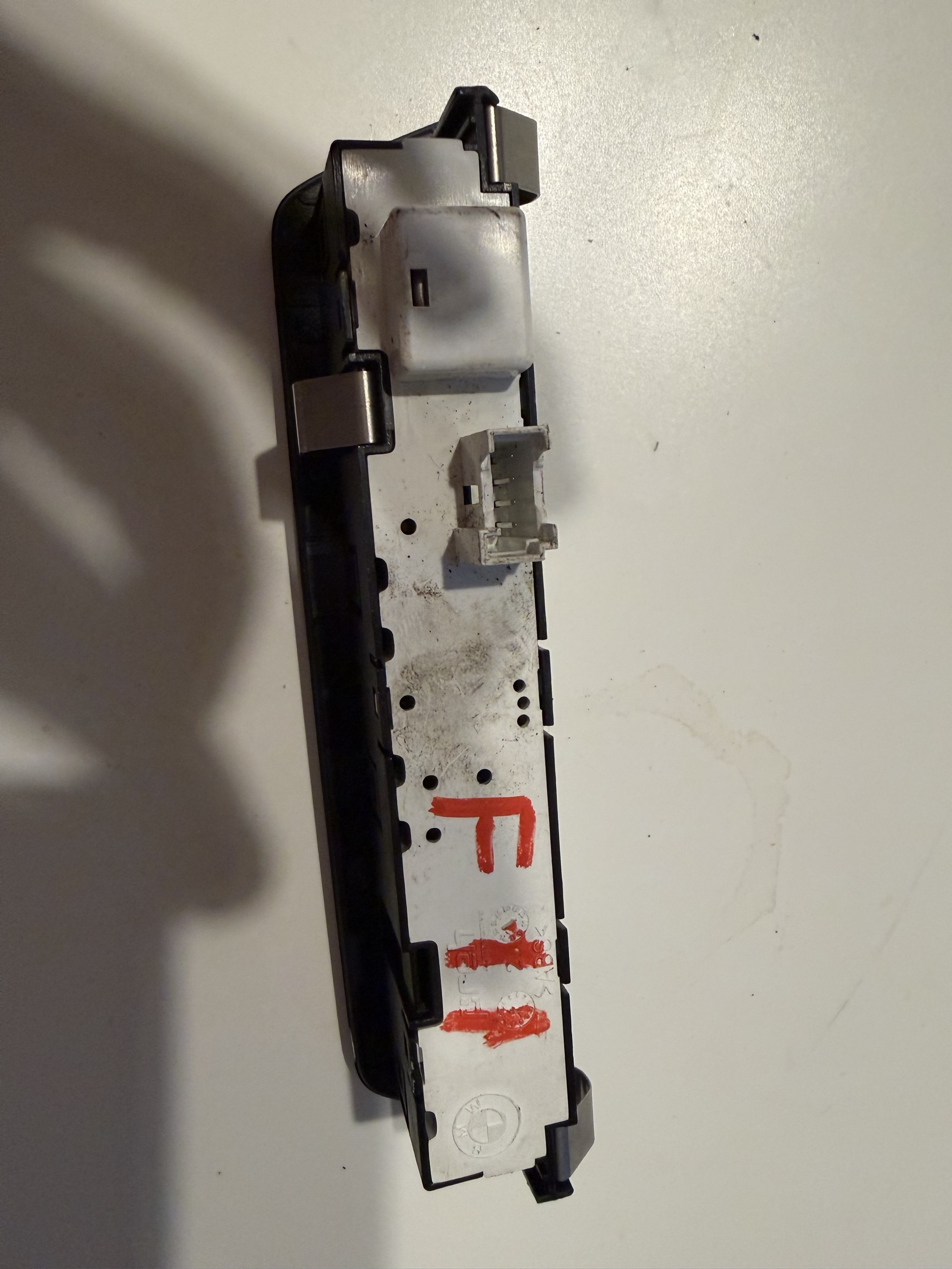 КНОПКА ПАНЕЛЬ ASYSTENTA ВОДІЯ BMW F01 F10 F11 F12 F13 9220050 