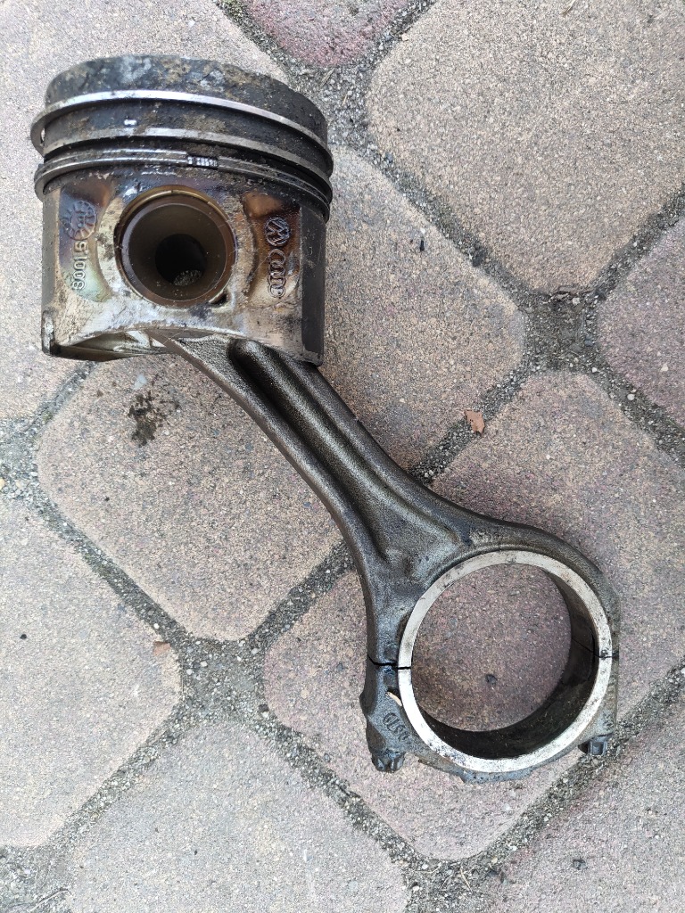 ПОРШЕНЬ 065CA + ШАТУН 057D AUDI A8 4.2 TDI 