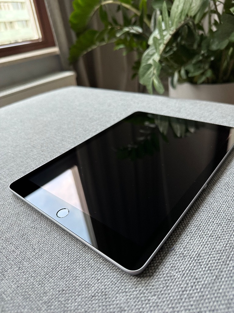 Apple iPad 6 generacji WiFi 32gb space grey IDEAL | Warszawa | Kup ...