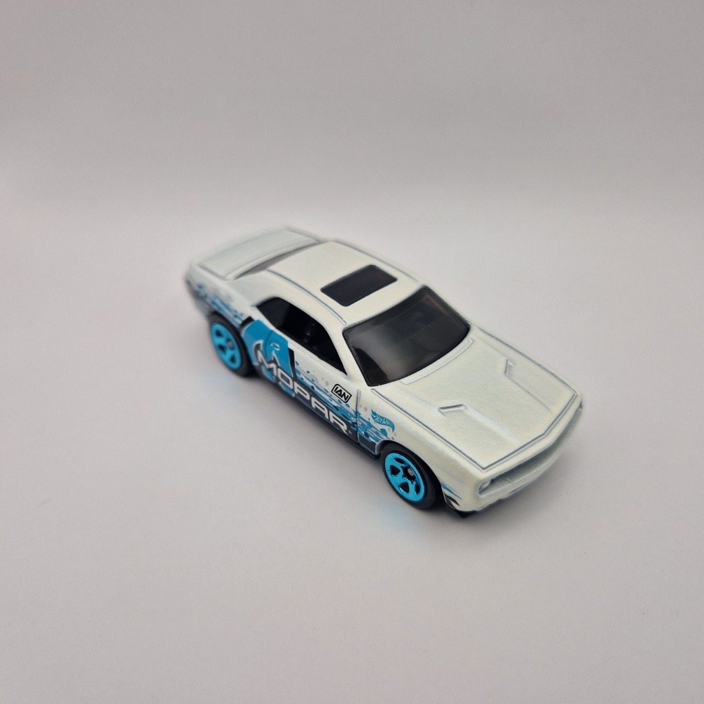 ミニカー HotWHeeLs FAST&FURIOUS DODGE CHALLENGER Hot Wheels Fast Furious Challenger - Niska cena na Allegro