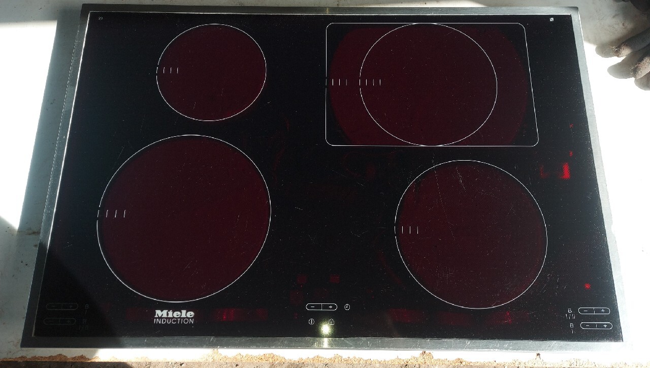 Płyta indukcyjna Miele KM 5955 uszkodzona. Chojnice Ogłoszenie na